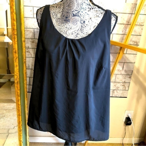 Jaclyn smith black sleeveless‎ blouse